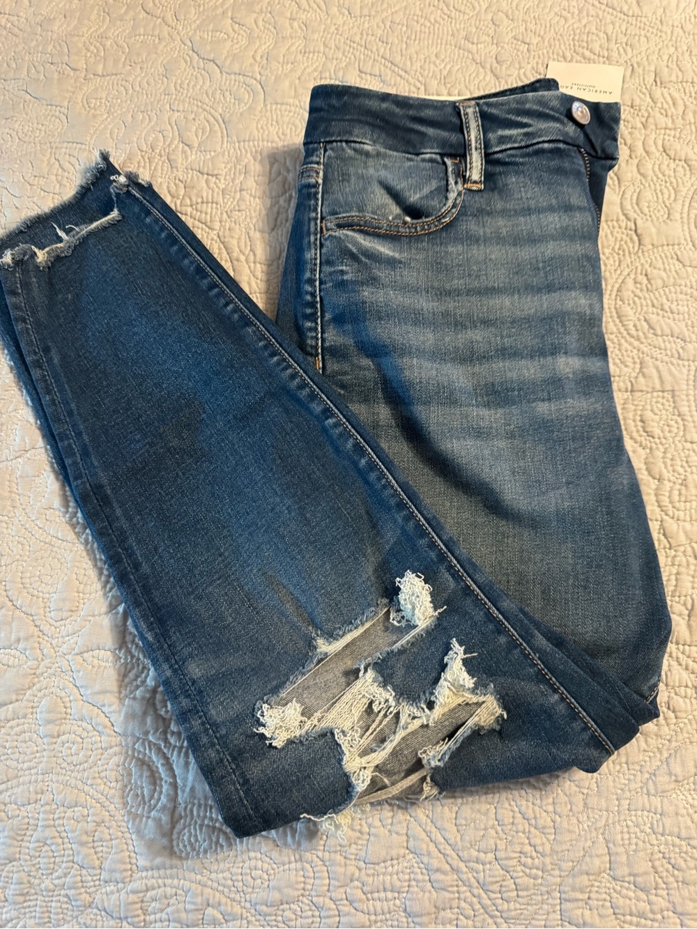 American Eagle Outfitters Distressed Dark Blue Cropped Skinny Jeans 8s
